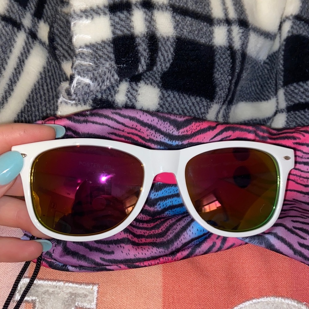 Foster Grant glasses with bag